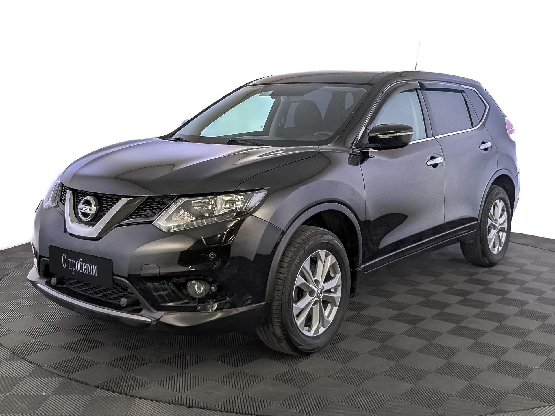 Nissan X-Trail черный, 2015, 86 952 км