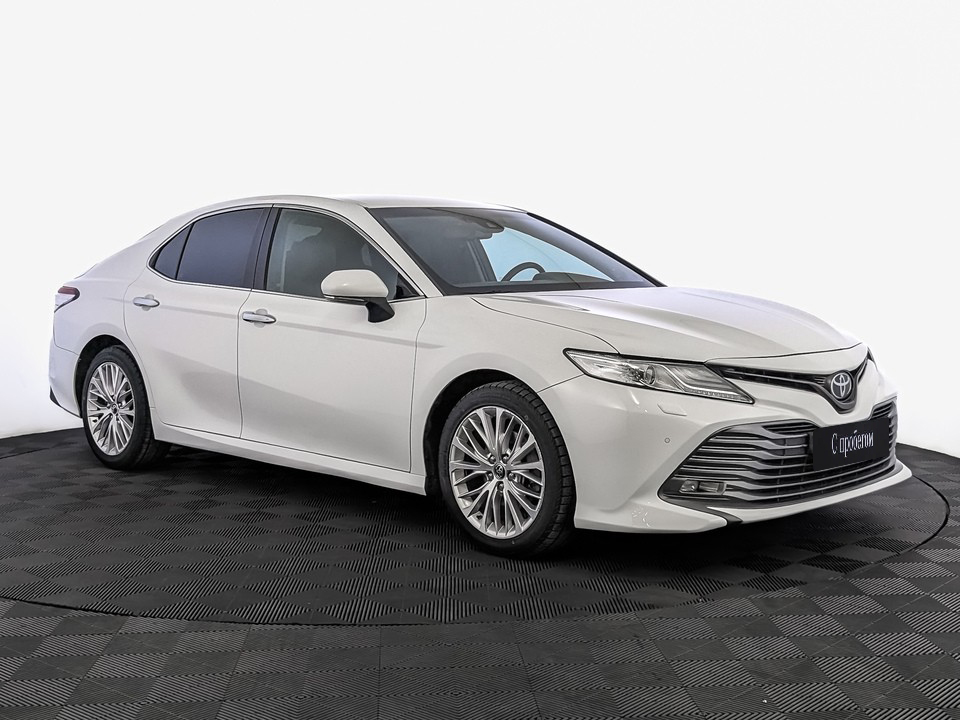 Toyota Camry Белый, 2018, 118 360 км