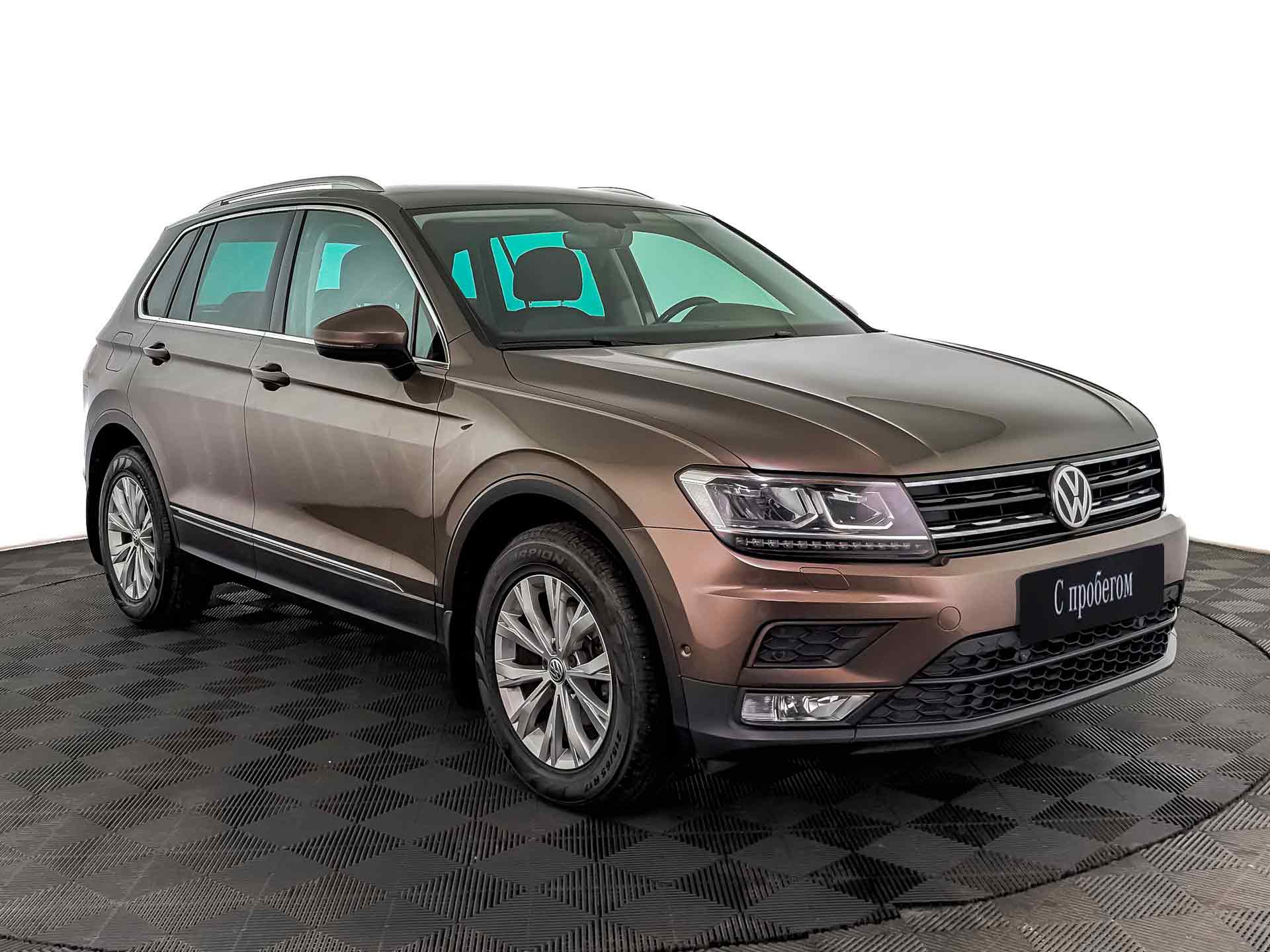 Volkswagen Tiguan Коричневый, 2017, 71 974 км