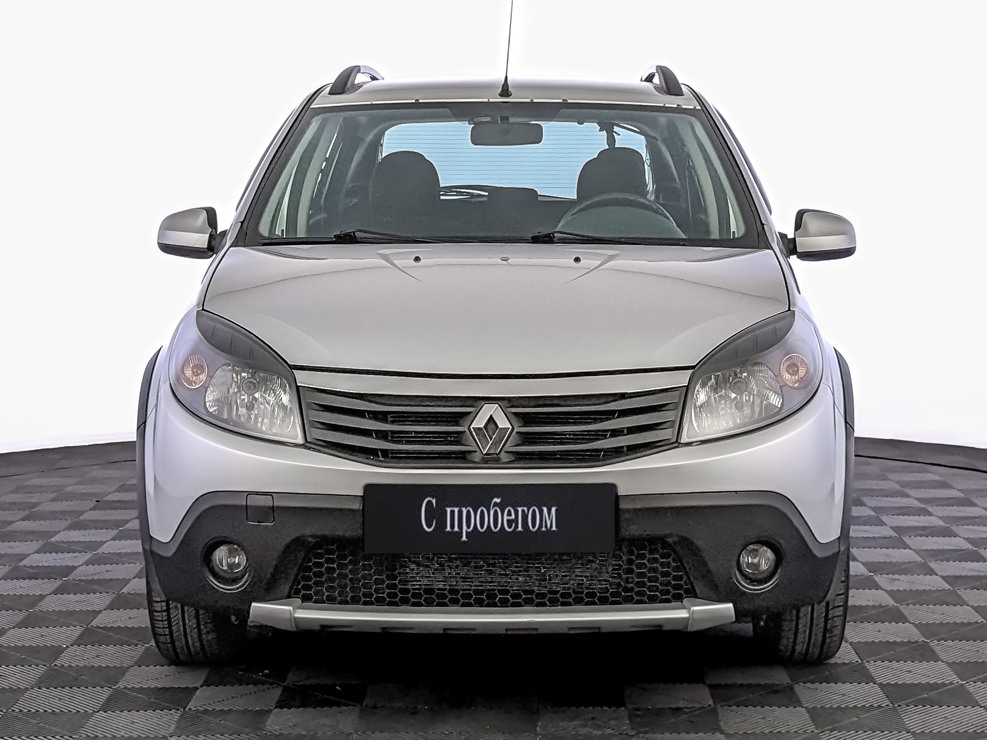 Renault Sandero Серебристый, 2013, 33 626 км