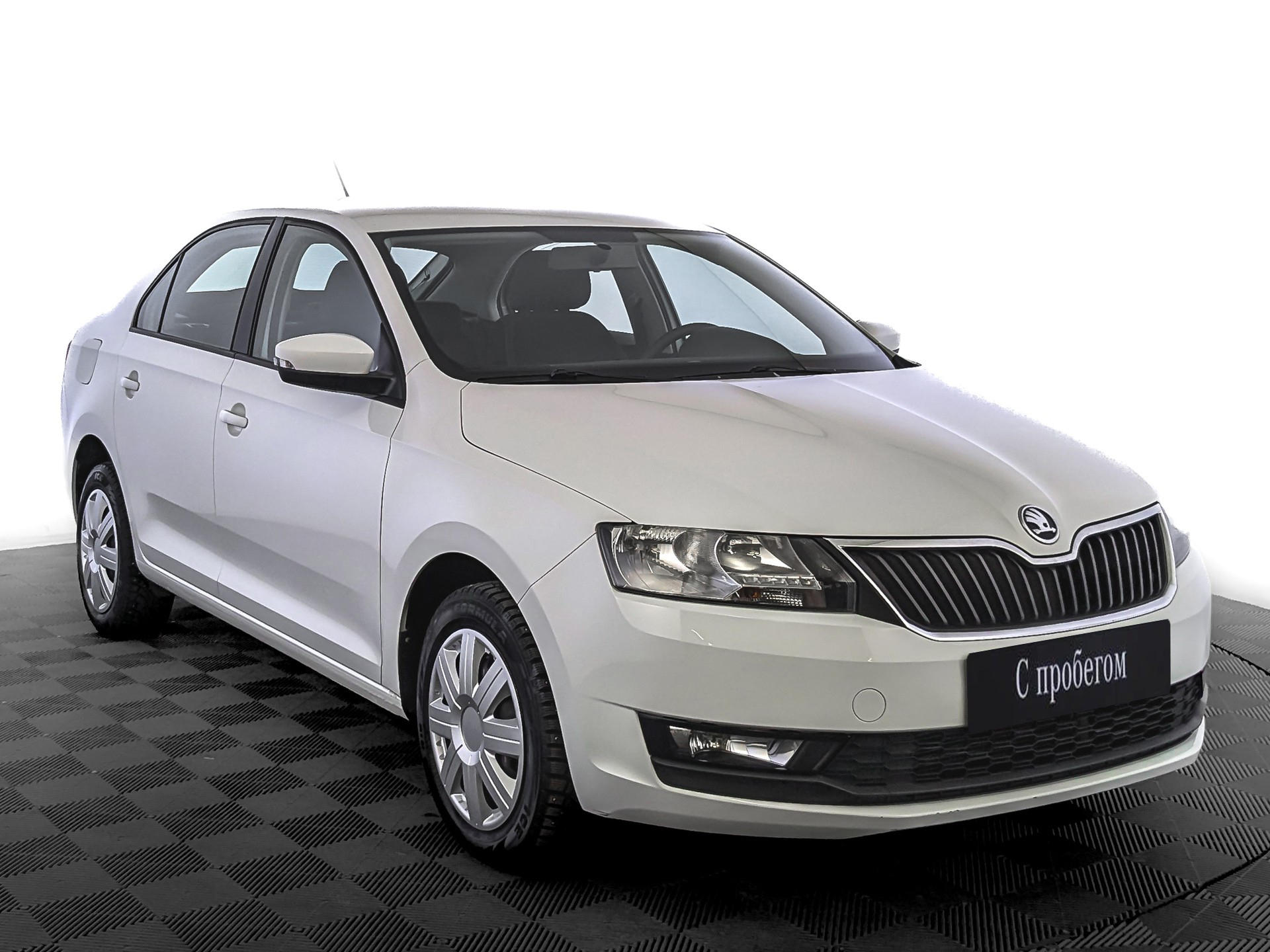 Skoda Rapid Белый, 2019, 48 213 км