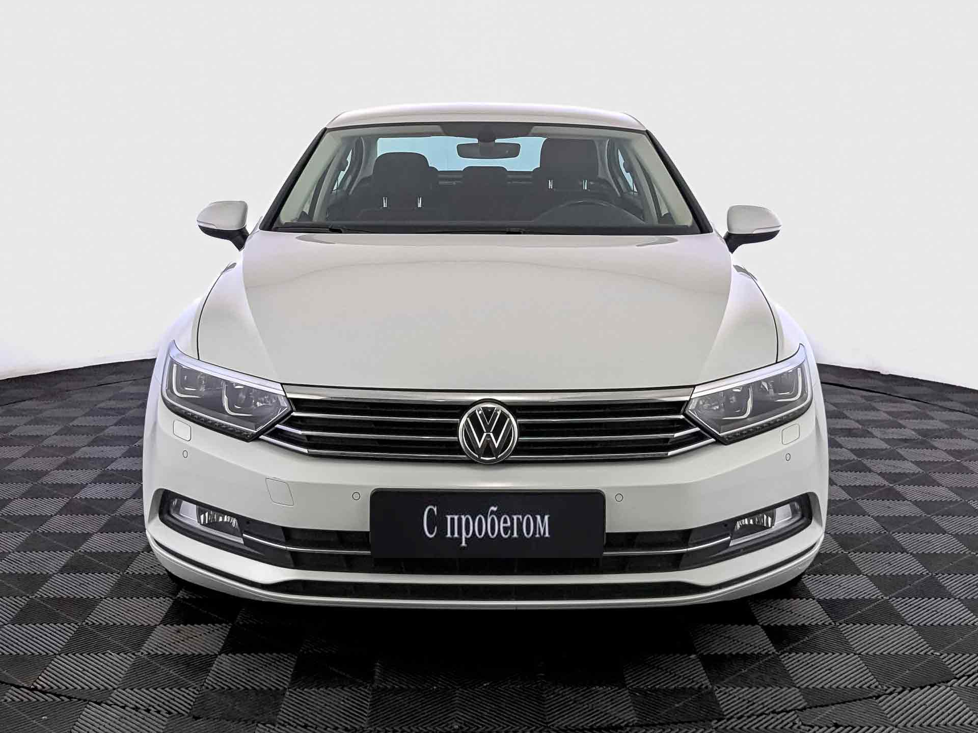 Volkswagen Passat Белый, 2019, 43 971 км