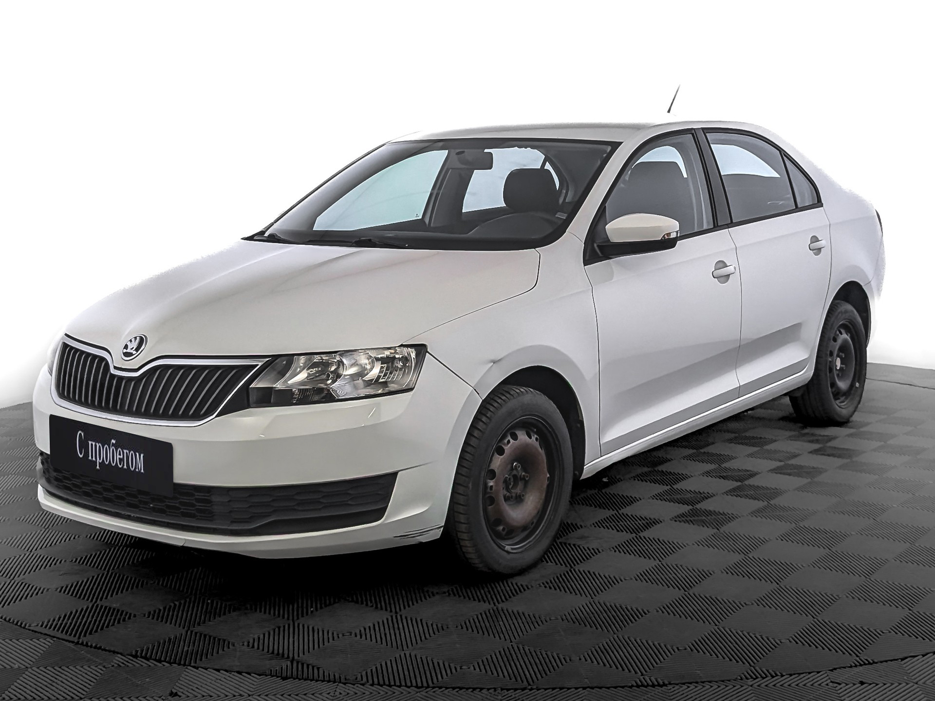 Skoda Rapid Белый, 2019, 83 526 км