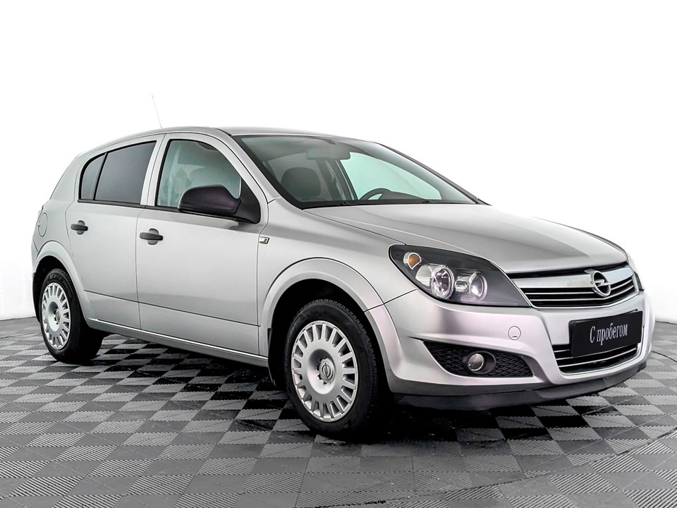 Opel Astra Серебристый, 2013, 64 227 км