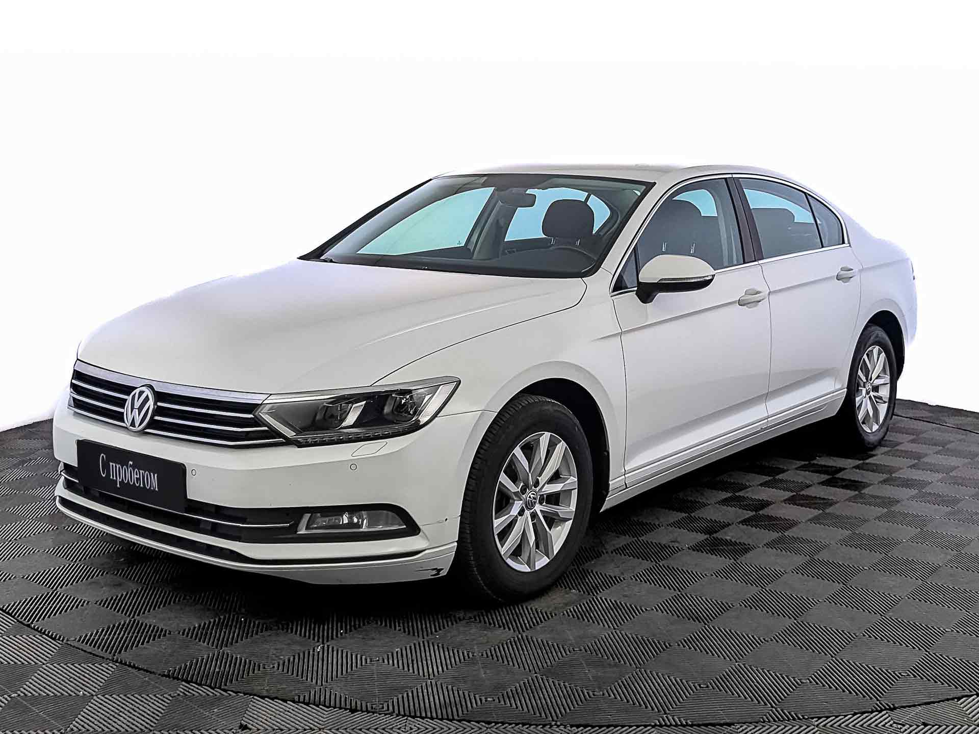 Volkswagen Passat белый, 2019, 88 389 км