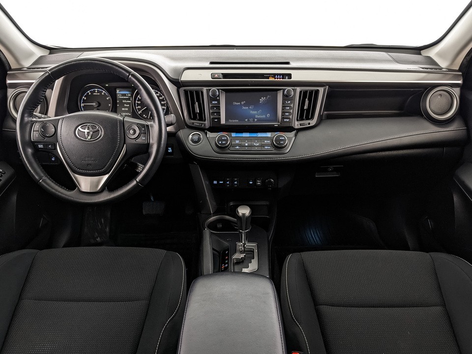 Toyota RAV4 Белый, 2018, 139 740 км