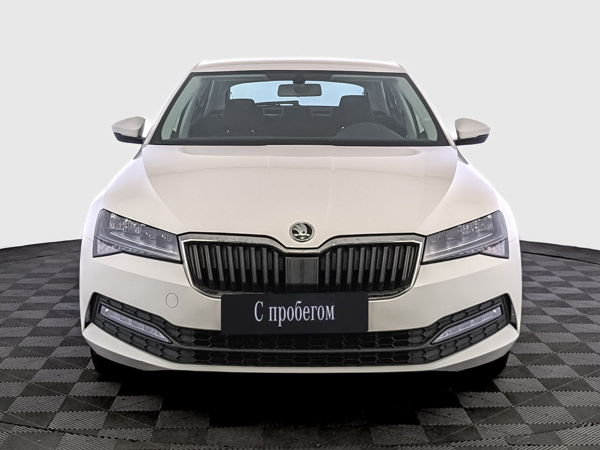 Skoda Superb белый, 2021, 49 099 км