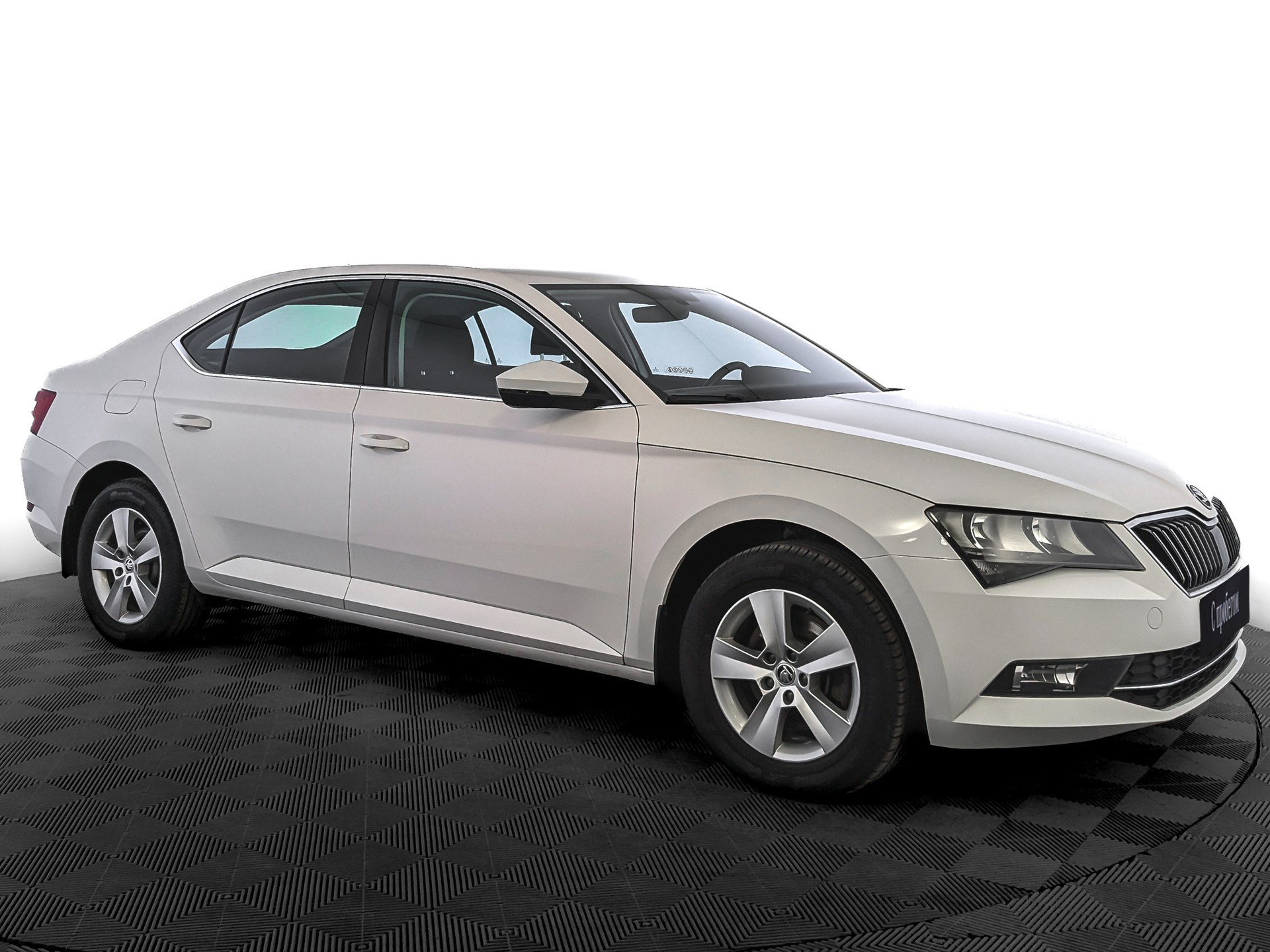 Skoda Superb белый, 2017, 119 223 км