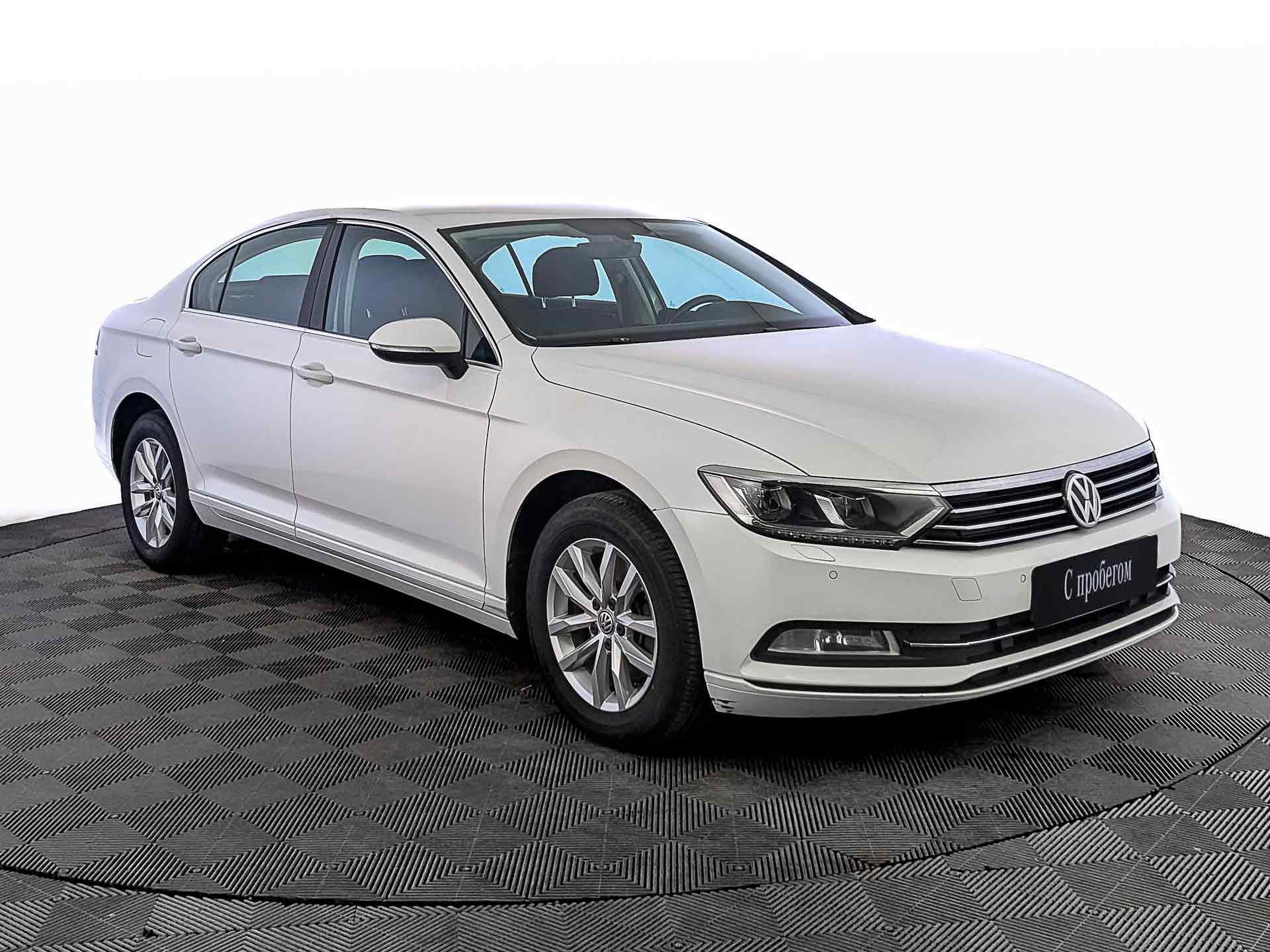 Volkswagen Passat белый, 2019, 88 389 км