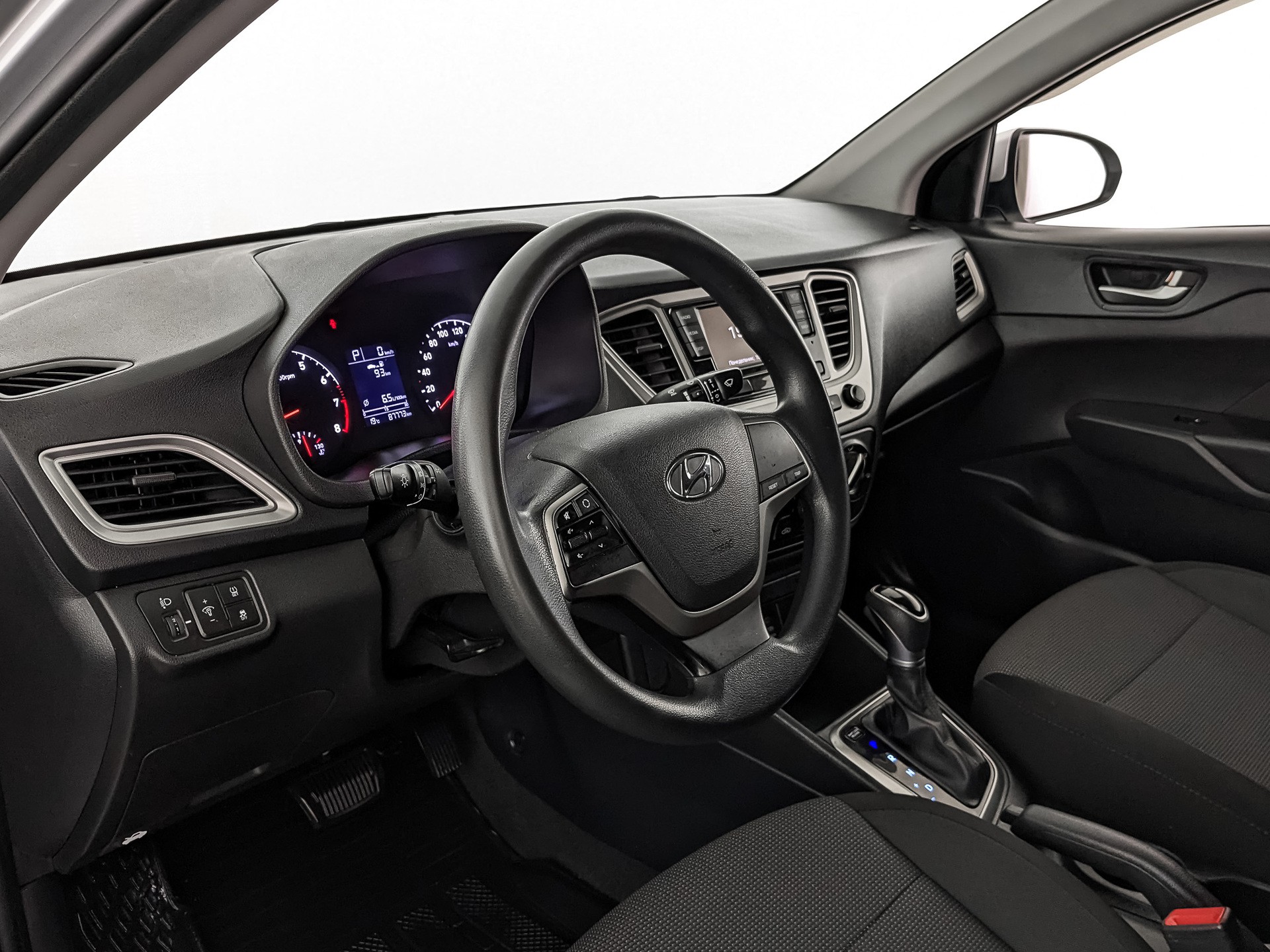 Hyundai Solaris Серебристый, 2019, 87 771 км