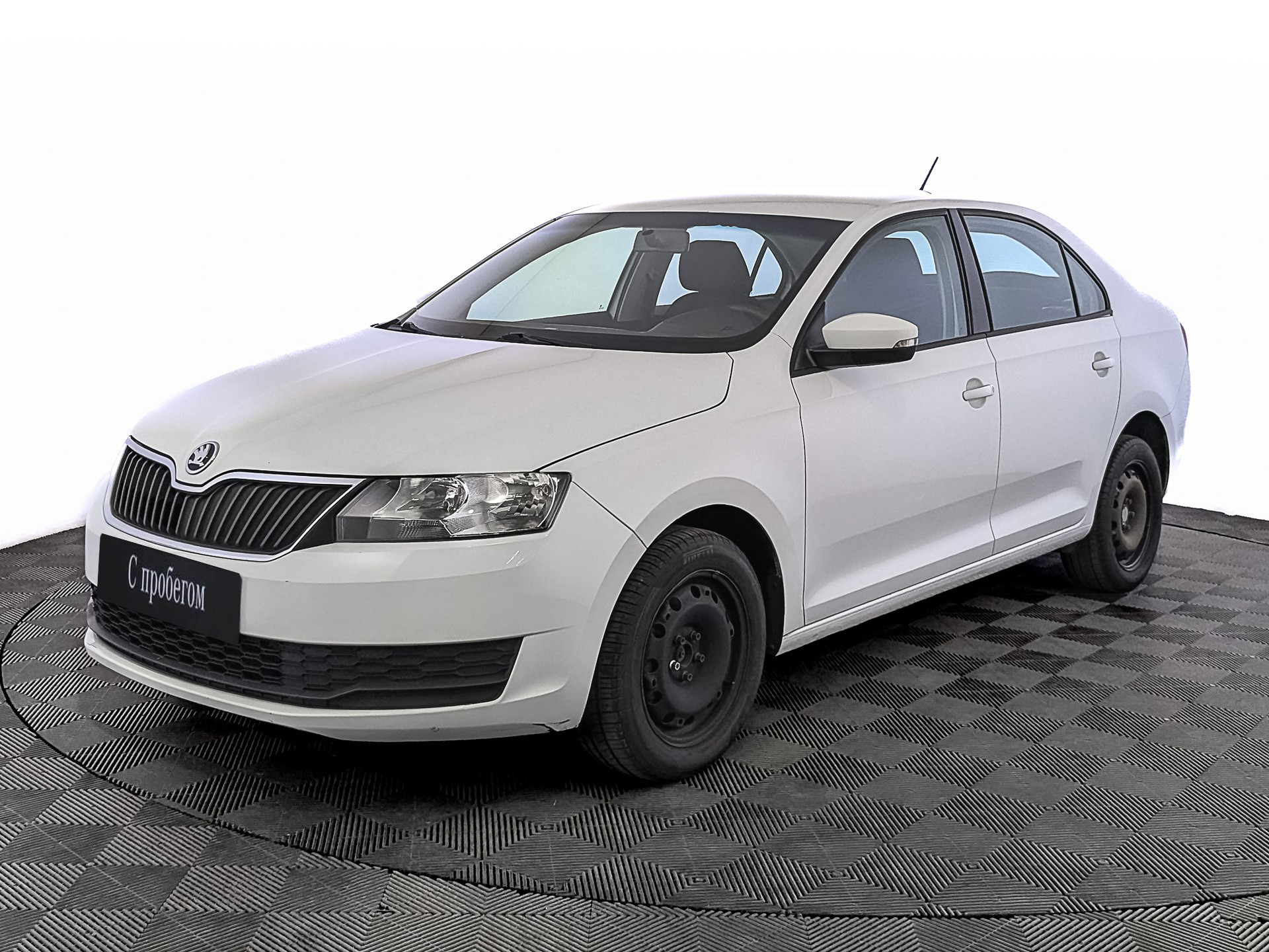 Skoda Rapid Белый, 2019, 87 256 км