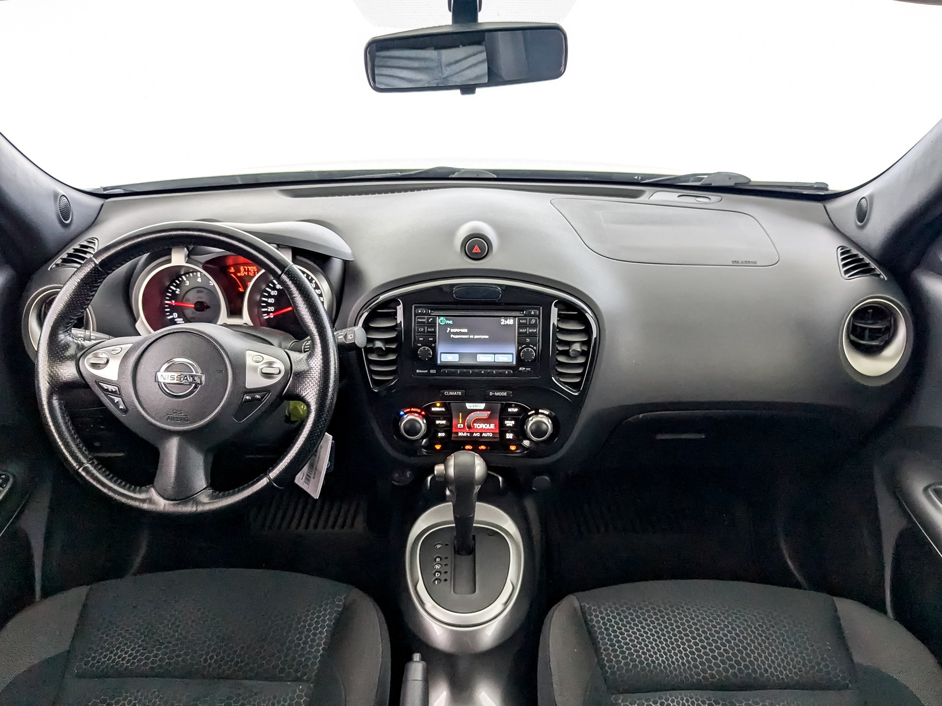 Nissan Juke белый, 2011, 67 702 км