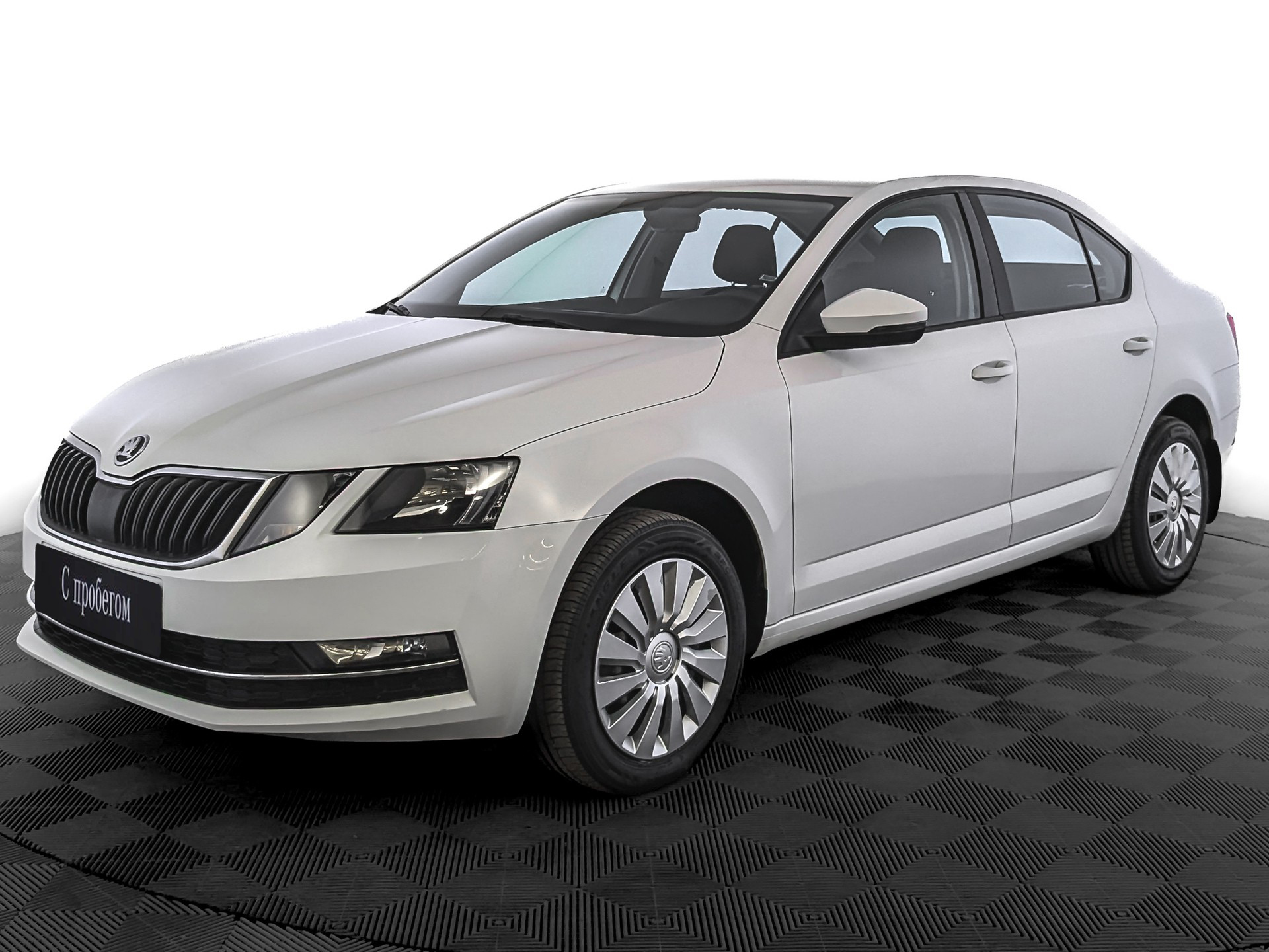 Skoda Octavia Белый, 2018, 162 046 км