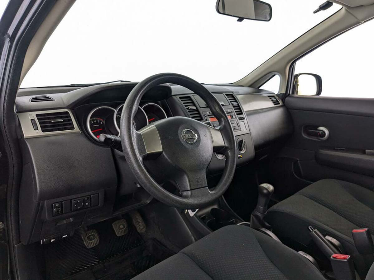 Nissan Tiida Черный, 2011, 120 858 км