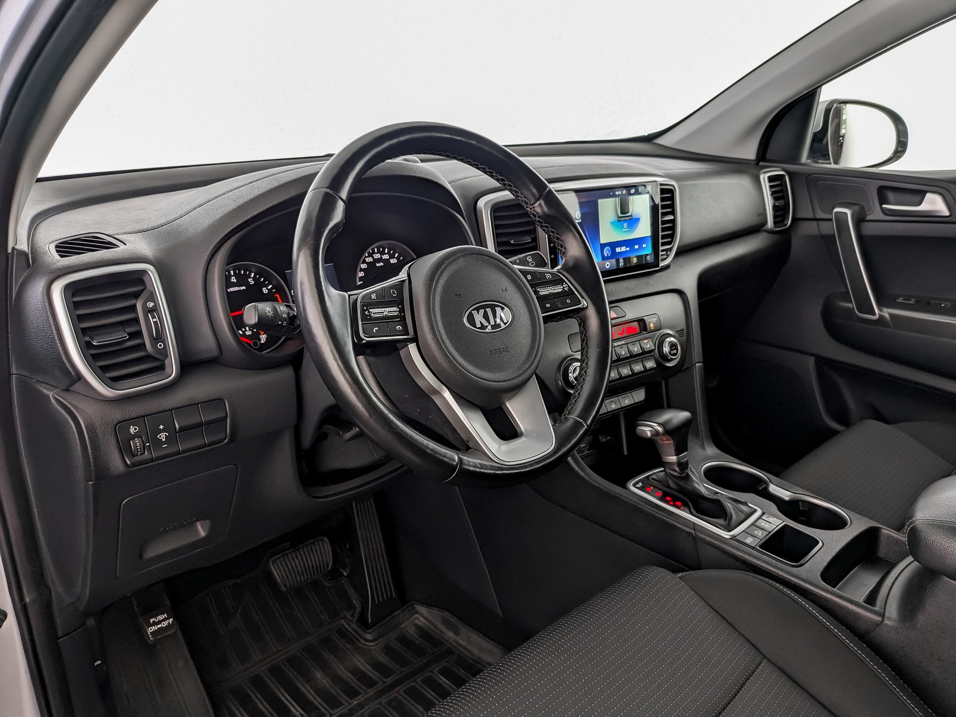 Kia Sportage Серебристый, 2019, 70 872 км