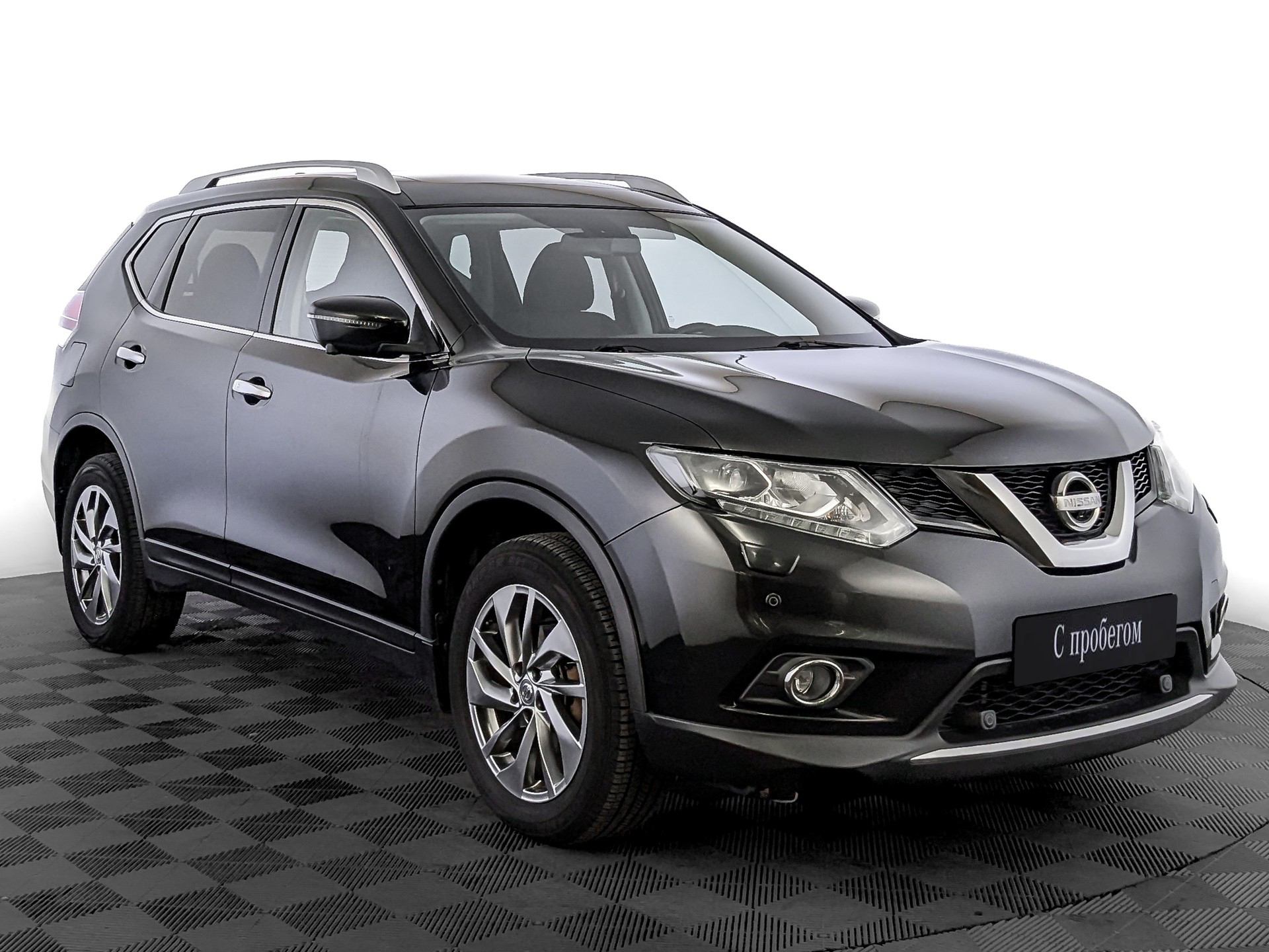 Nissan X-Trail черный, 2018, 93 700 км