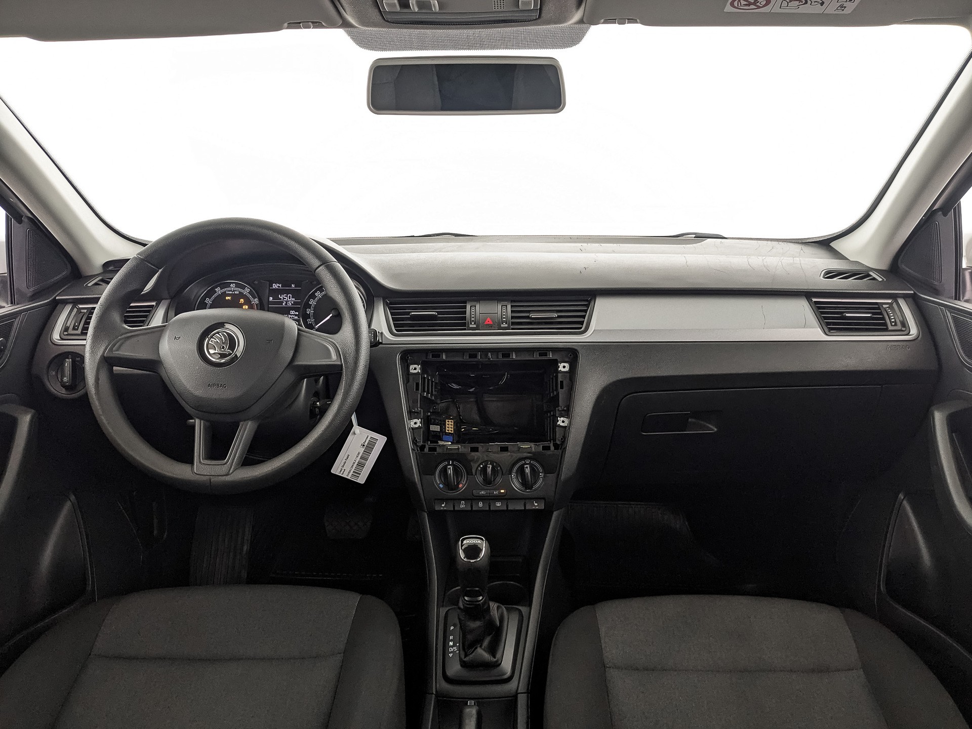 Skoda Rapid Белый, 2019, 85 204 км