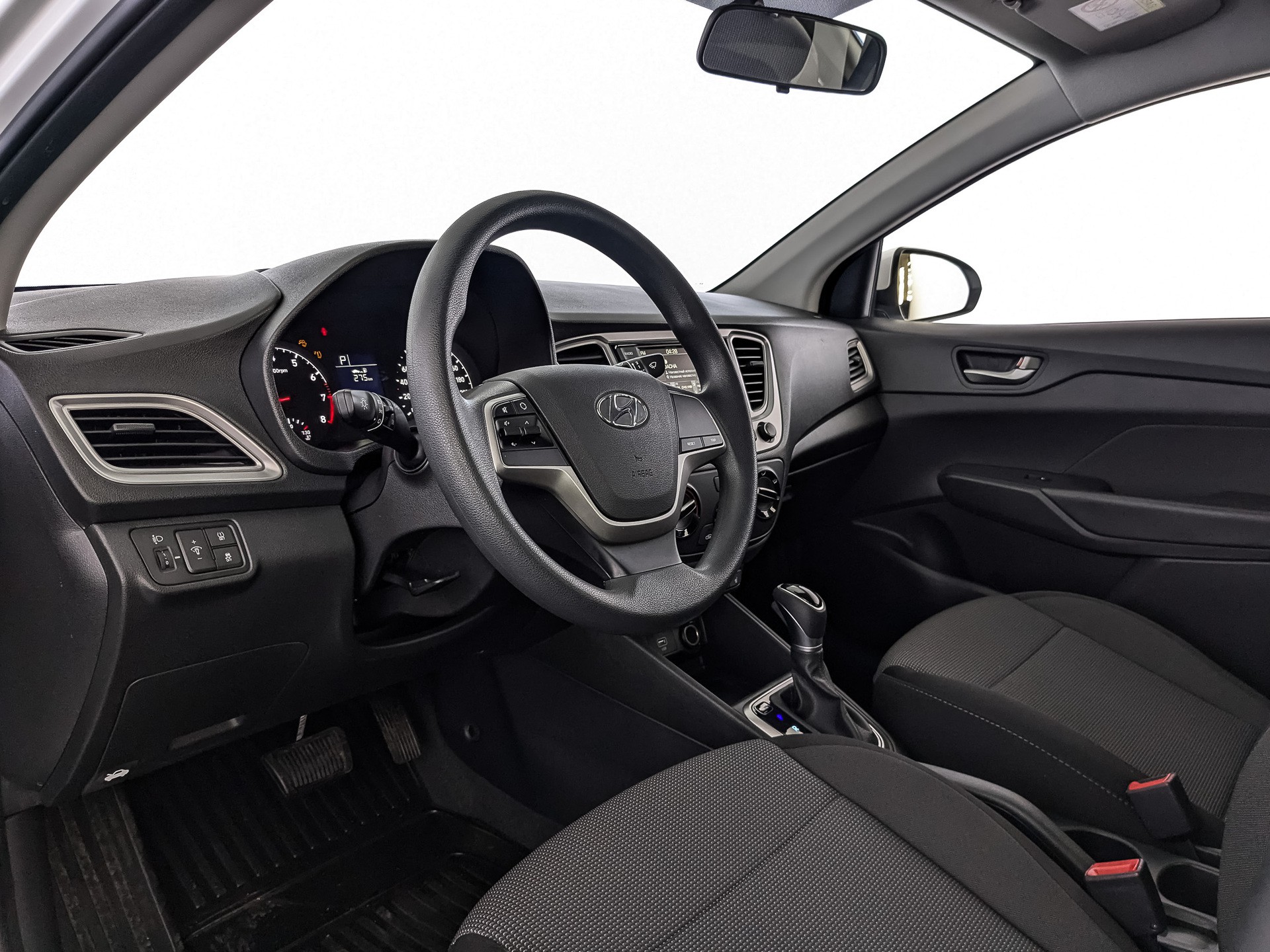 Hyundai Solaris Белый, 2019, 32 759 км