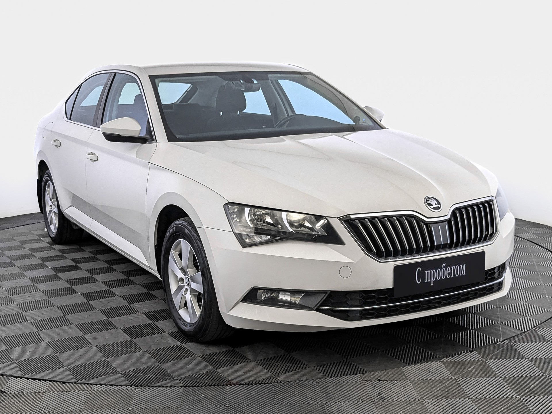 Skoda Superb белый, 2017, 137 416 км