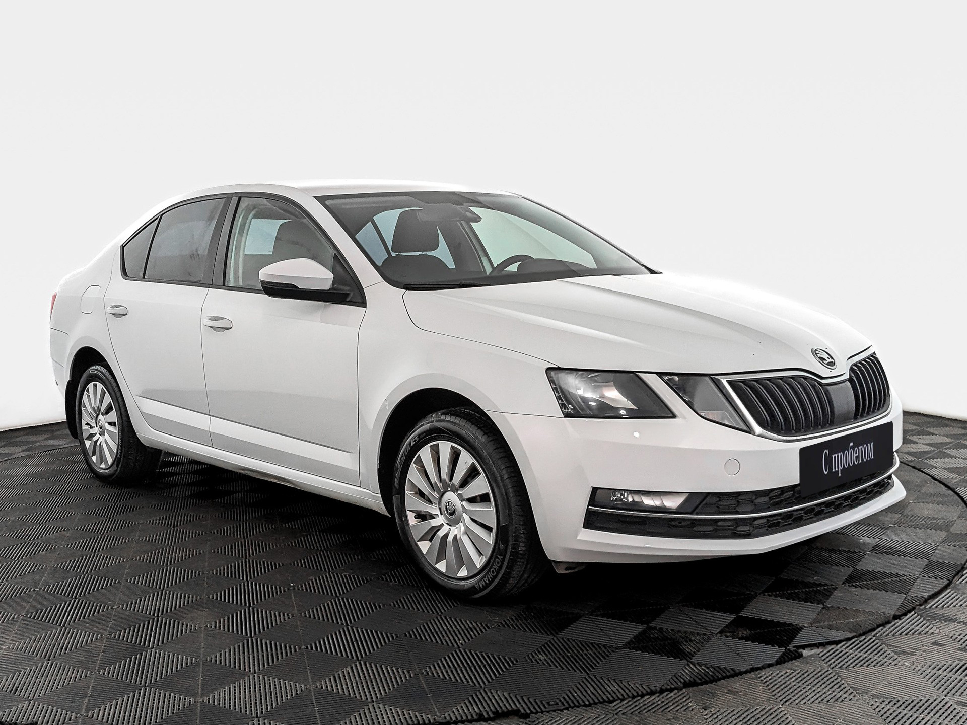 Skoda Octavia Белый, 2017, 193 050 км