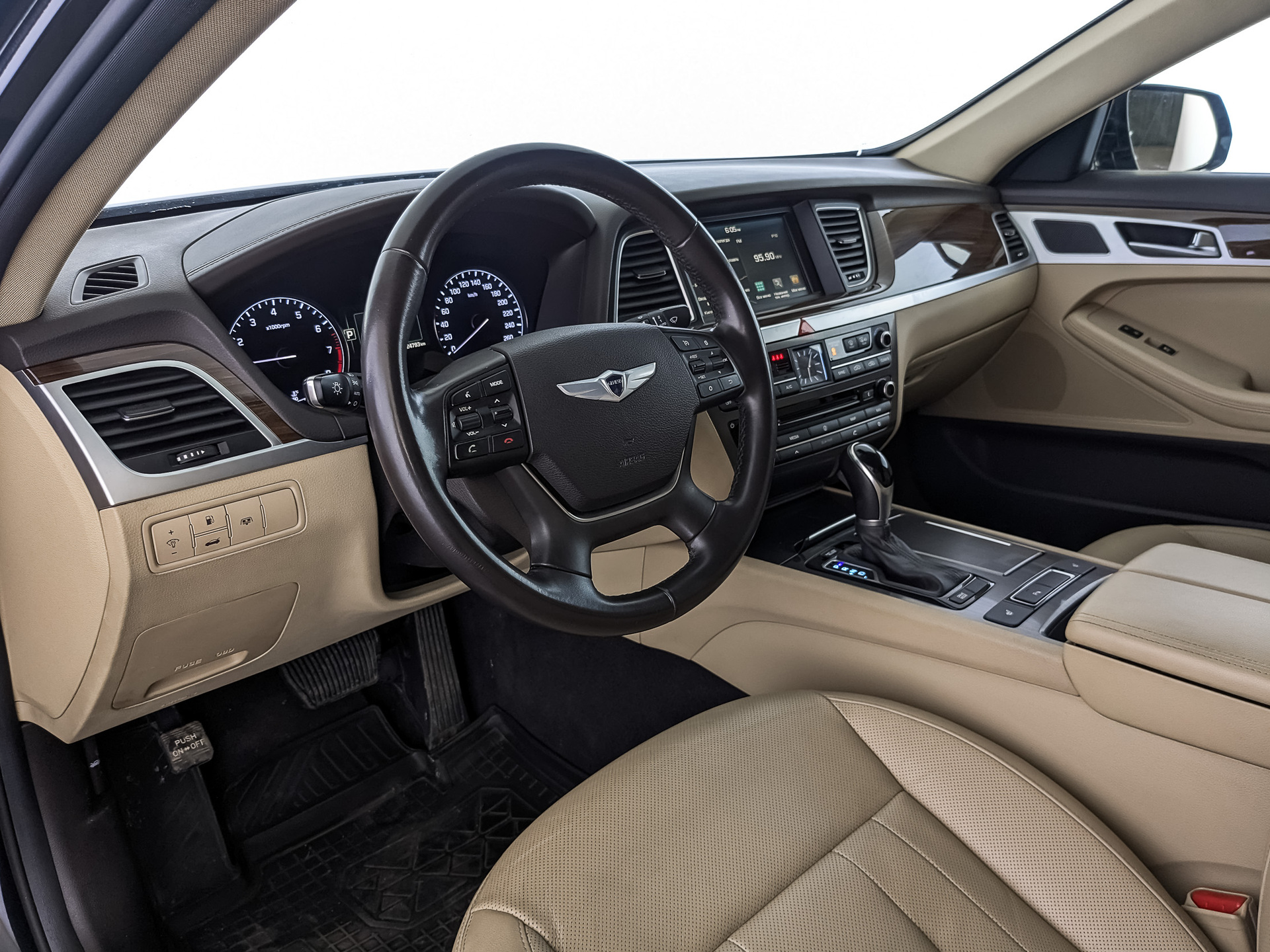 Hyundai Genesis Черный, 2014, 224 786 км