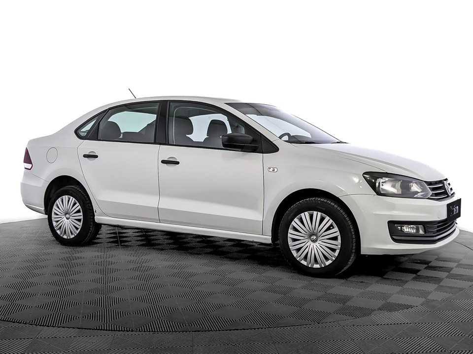 Volkswagen Polo Белый, 2018, 114 728 км