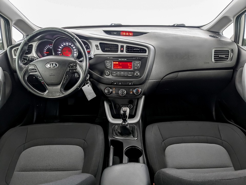 Kia Ceed Бежевый, 2016, 185 309 км