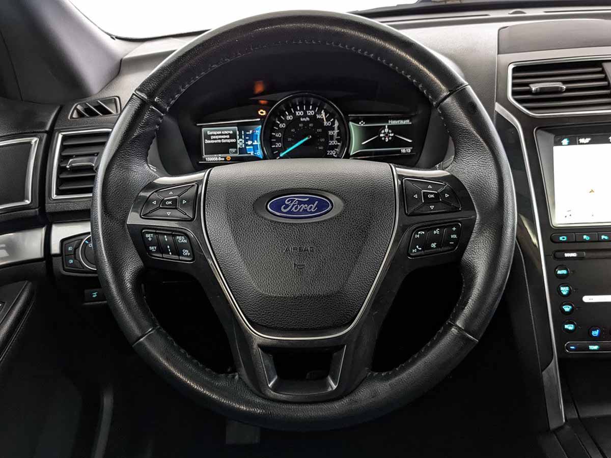 Ford Explorer серый, 2018, 159 956 км