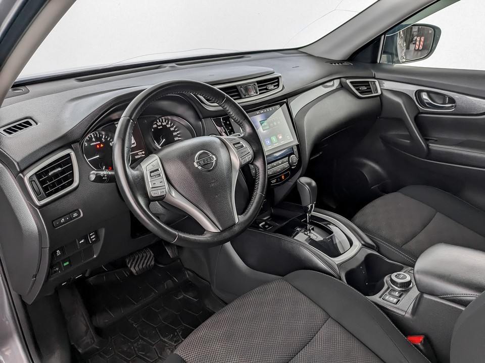 Nissan X-Trail Серебряный, 2017, 105 611 км