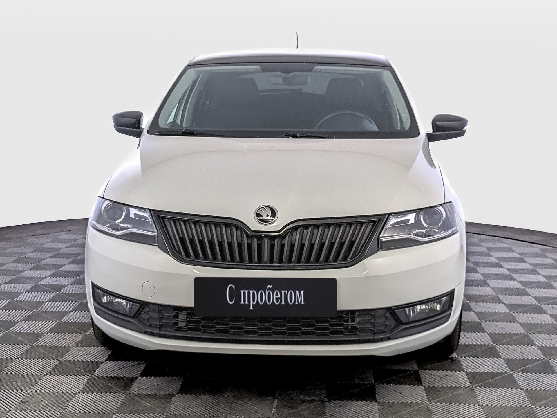 Skoda Rapid Белый, 2019, 82 706 км