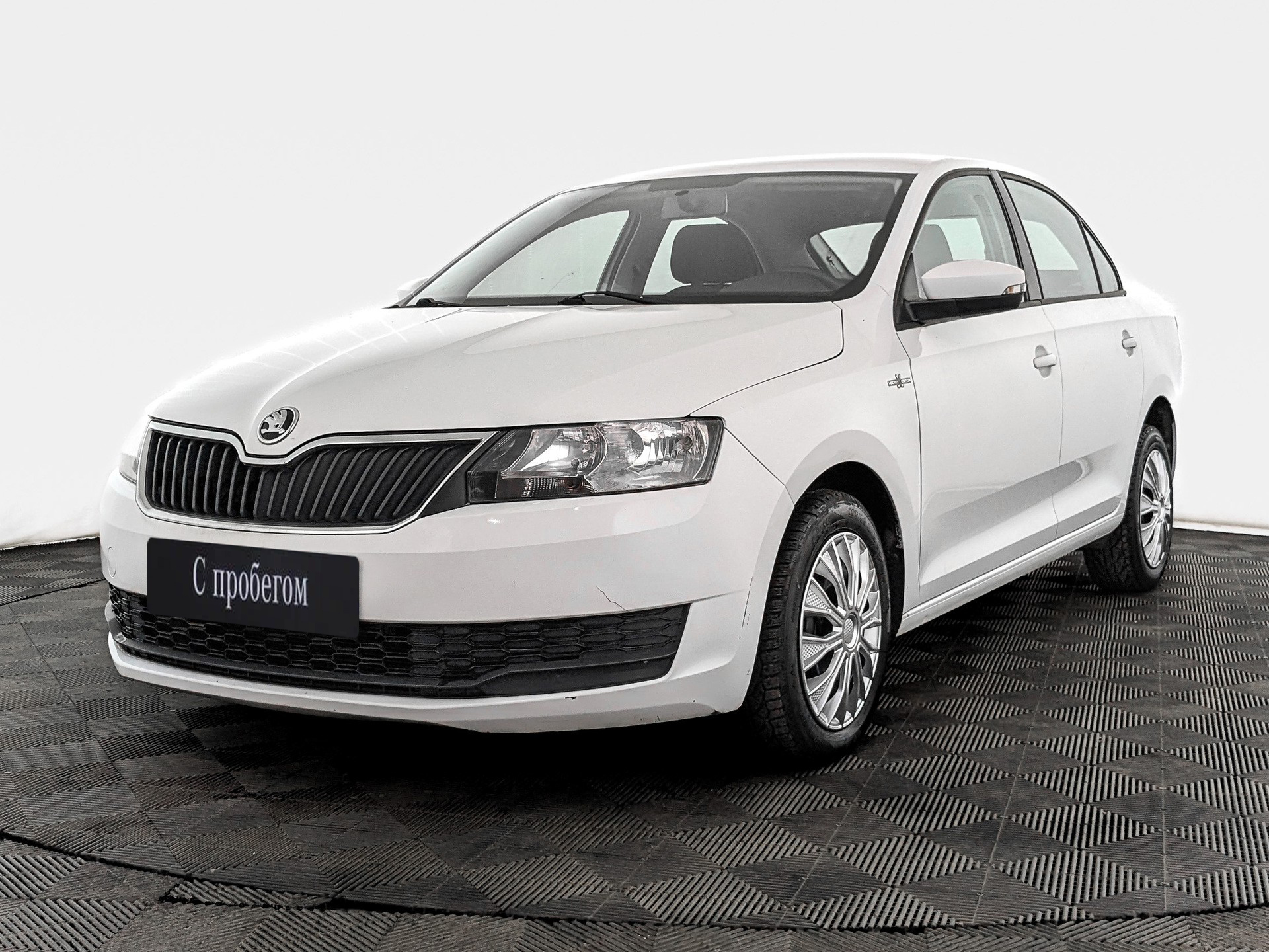 Skoda Rapid Белый, 2019, 85 024 км