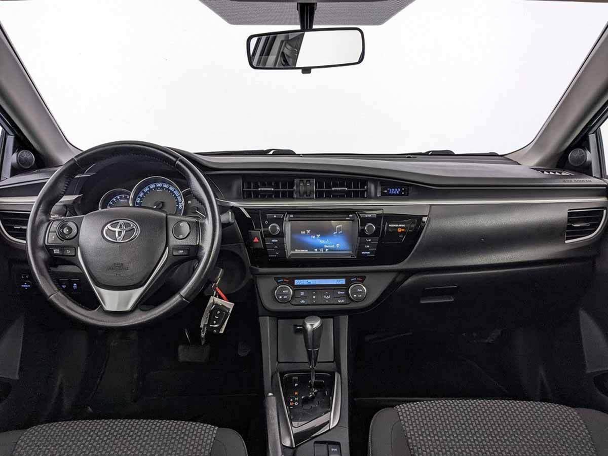 Toyota Corolla Серебряный, 2016, 163 106 км