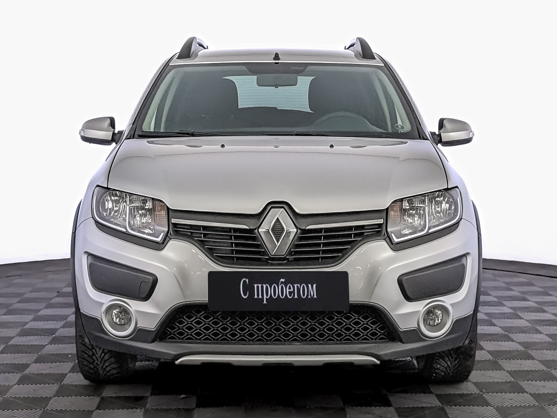 Renault Sandero Серебристый, 2016, 86 000 км