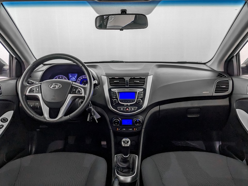 Hyundai Solaris Белый, 2013, 119 665 км