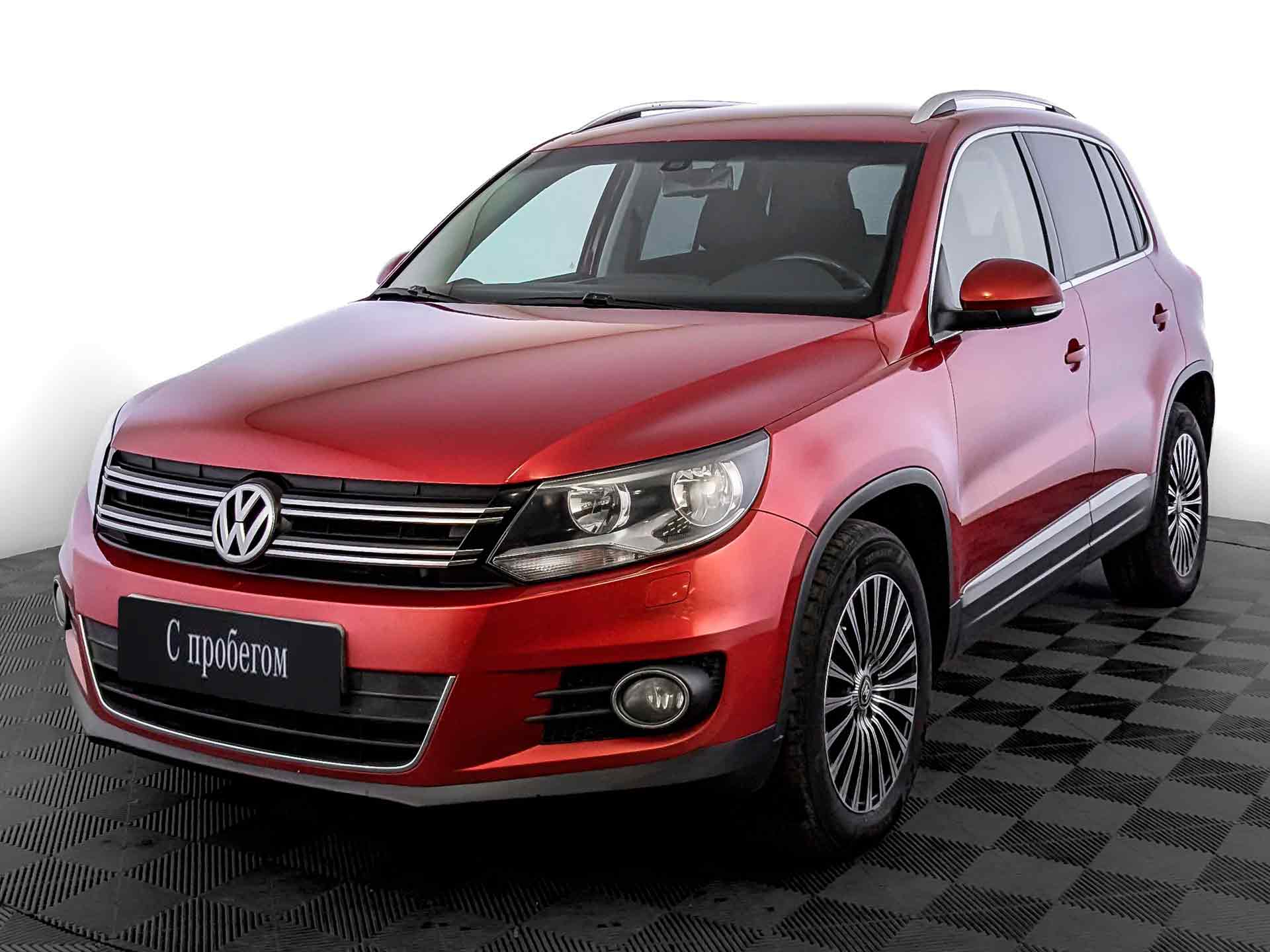 Volkswagen Tiguan Красный, 2012, 259 125 км