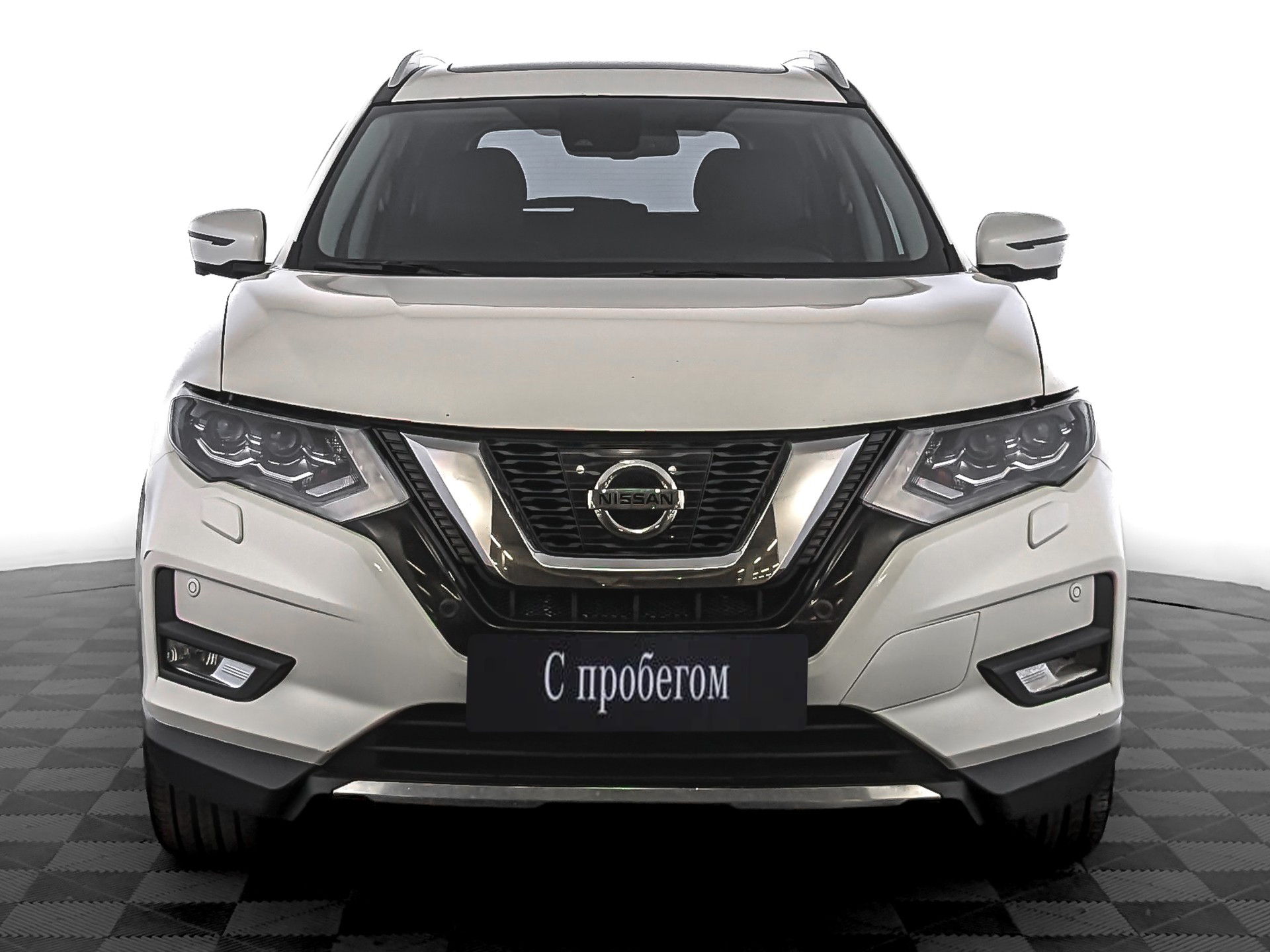 Nissan X-Trail белый, 2018, 96 357 км