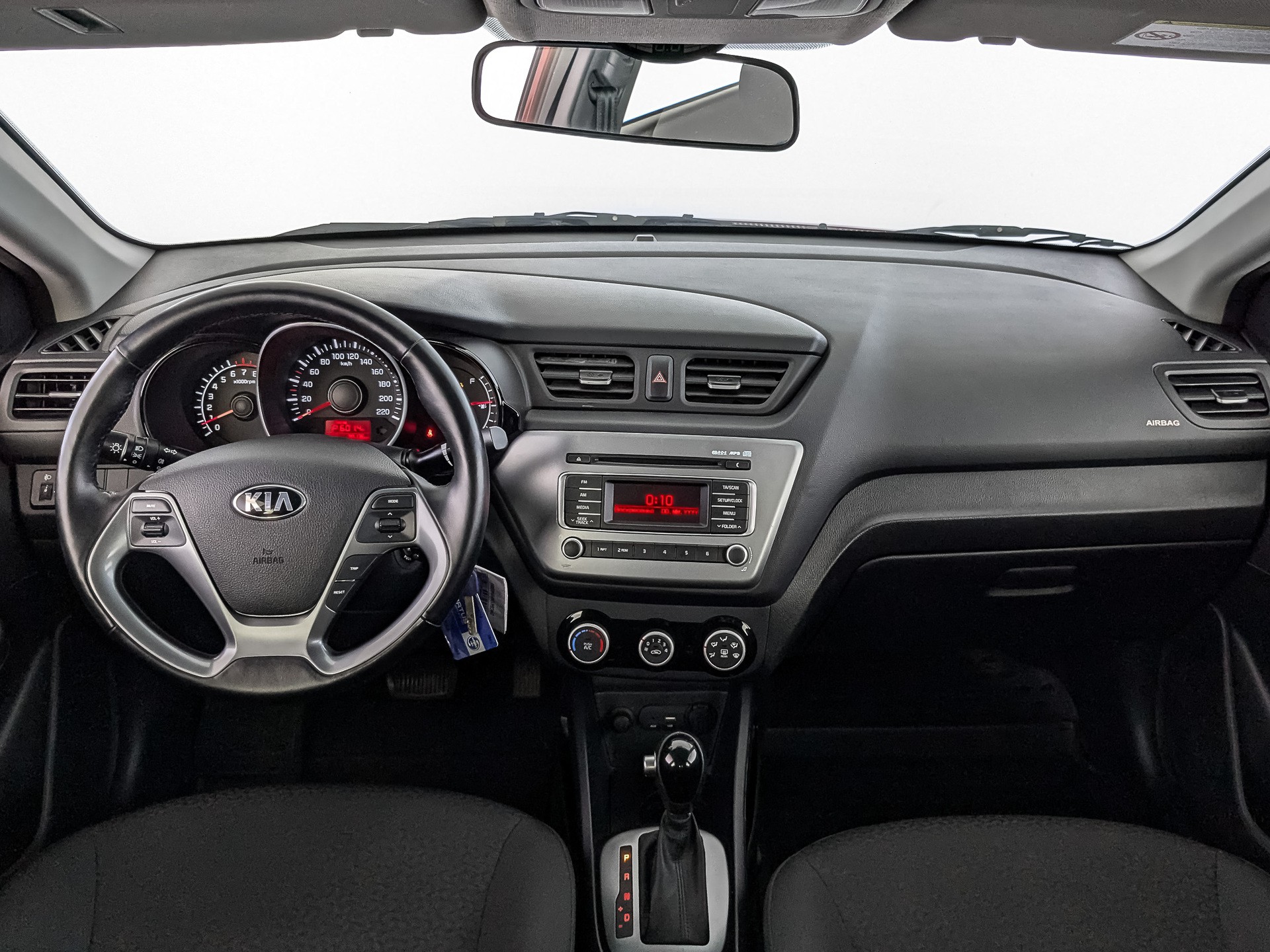 Kia Rio Белый, 2018, 68 954 км