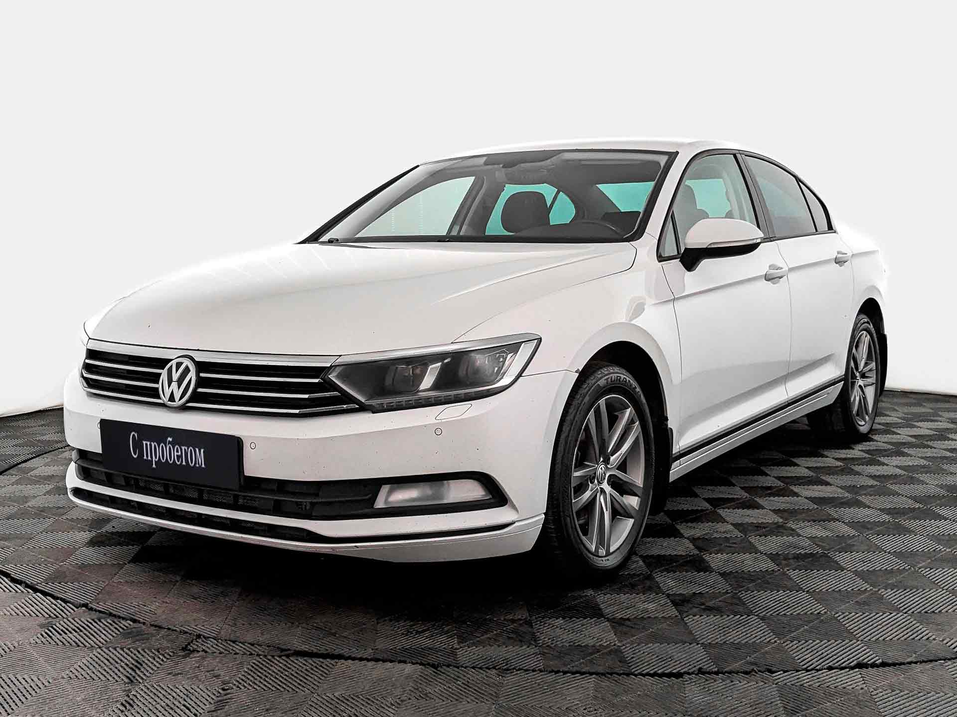 Volkswagen Passat Белый, 2016, 197 226 км