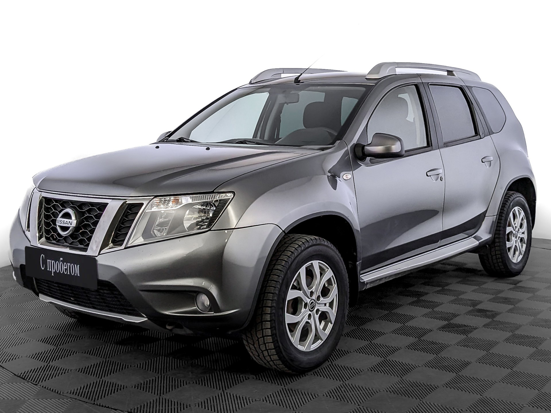 Nissan Terrano серый, 2016, 175 337 км