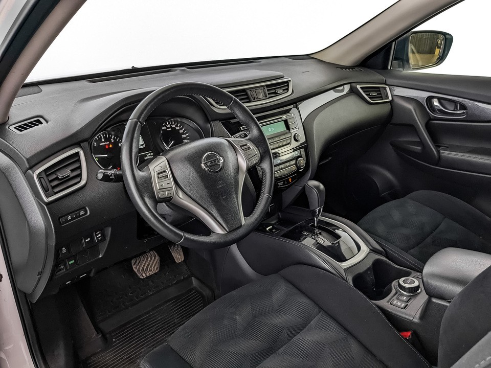 Nissan X-Trail Белый, 2018, 65 507 км