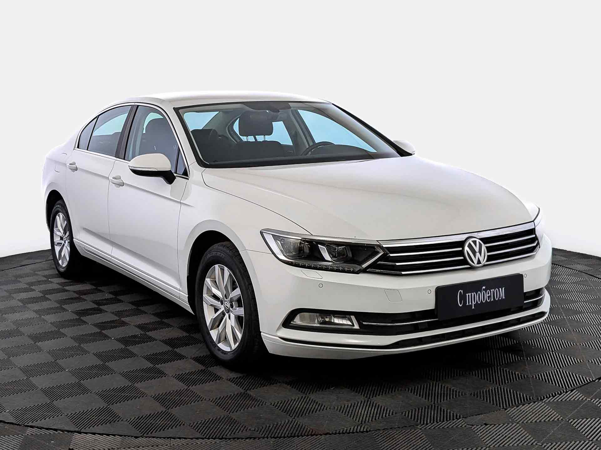 Volkswagen Passat Белый, 2019, 56 357 км