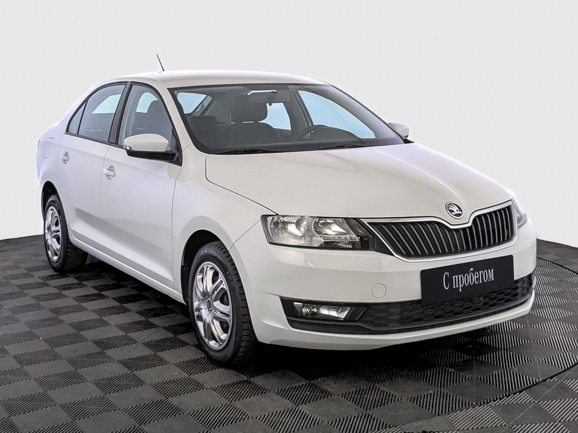 Skoda Rapid Белый, 2019, 69 508 км