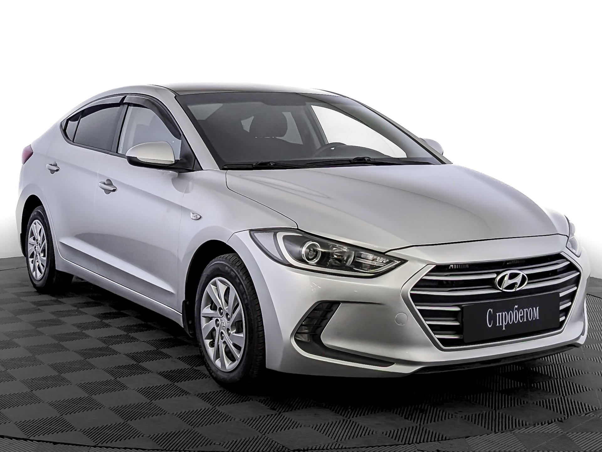 Hyundai Elantra Серебристый, 2016, 142 838 км