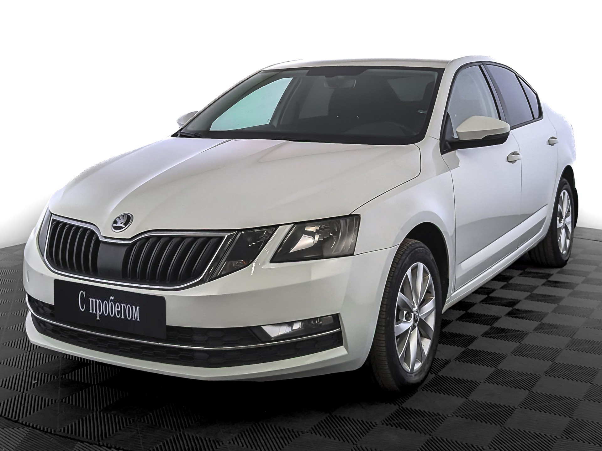 Skoda Octavia Белый, 2017, 181 693 км