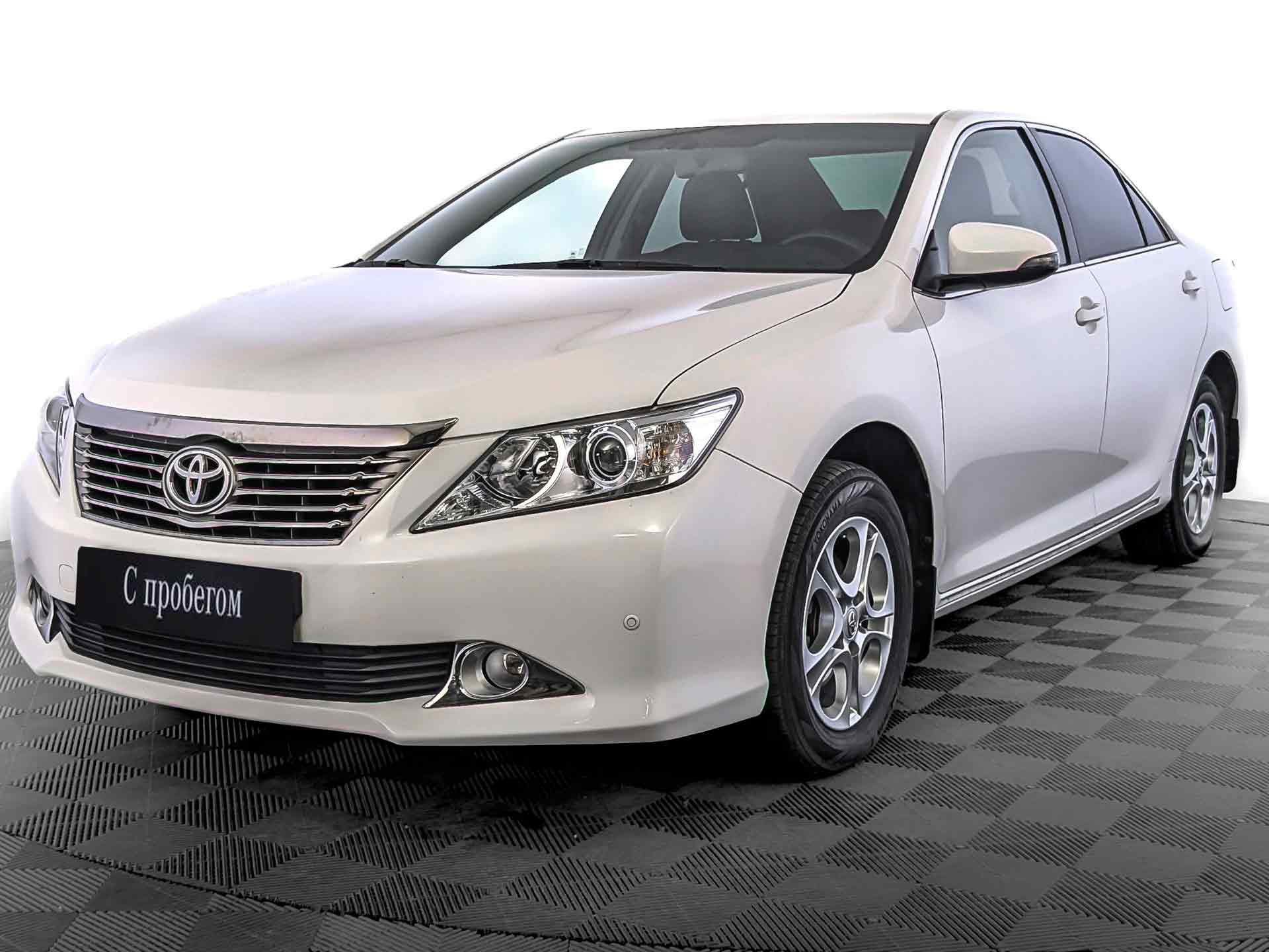 Toyota Camry Белый, 2014, 56 794 км