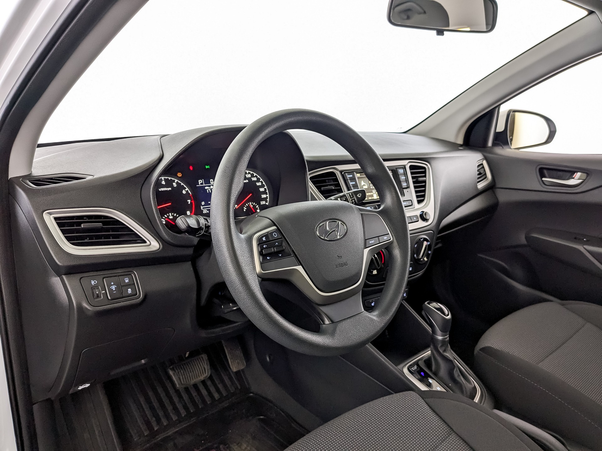 Hyundai Solaris Белый, 2019, 51 095 км