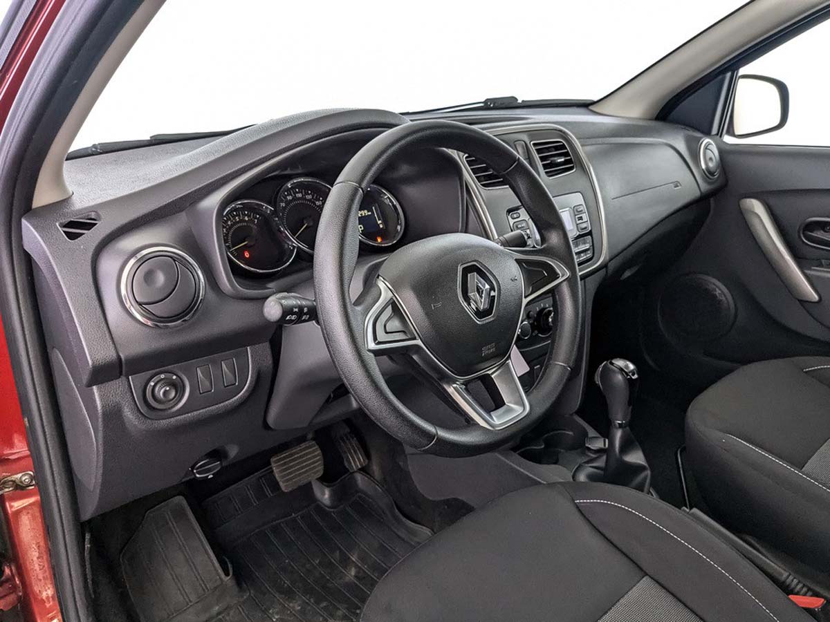 Renault Logan Красный, 2019, 72 296 км