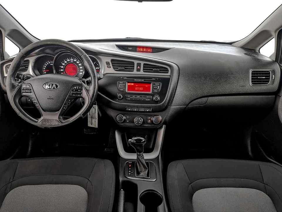 Kia Ceed Серый, 2015, 139 583 км