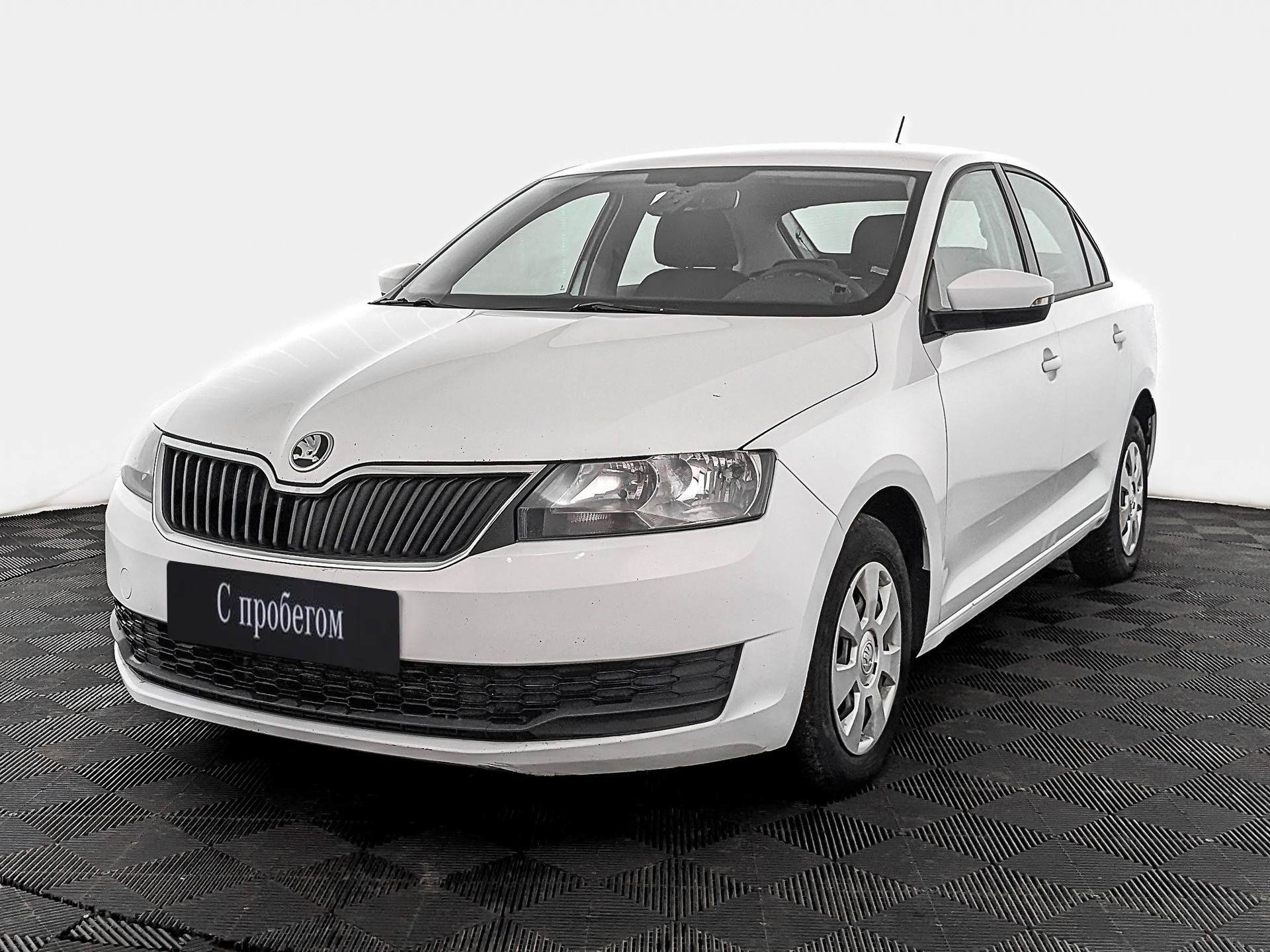 Skoda Rapid Белый, 2019, 187 087 км