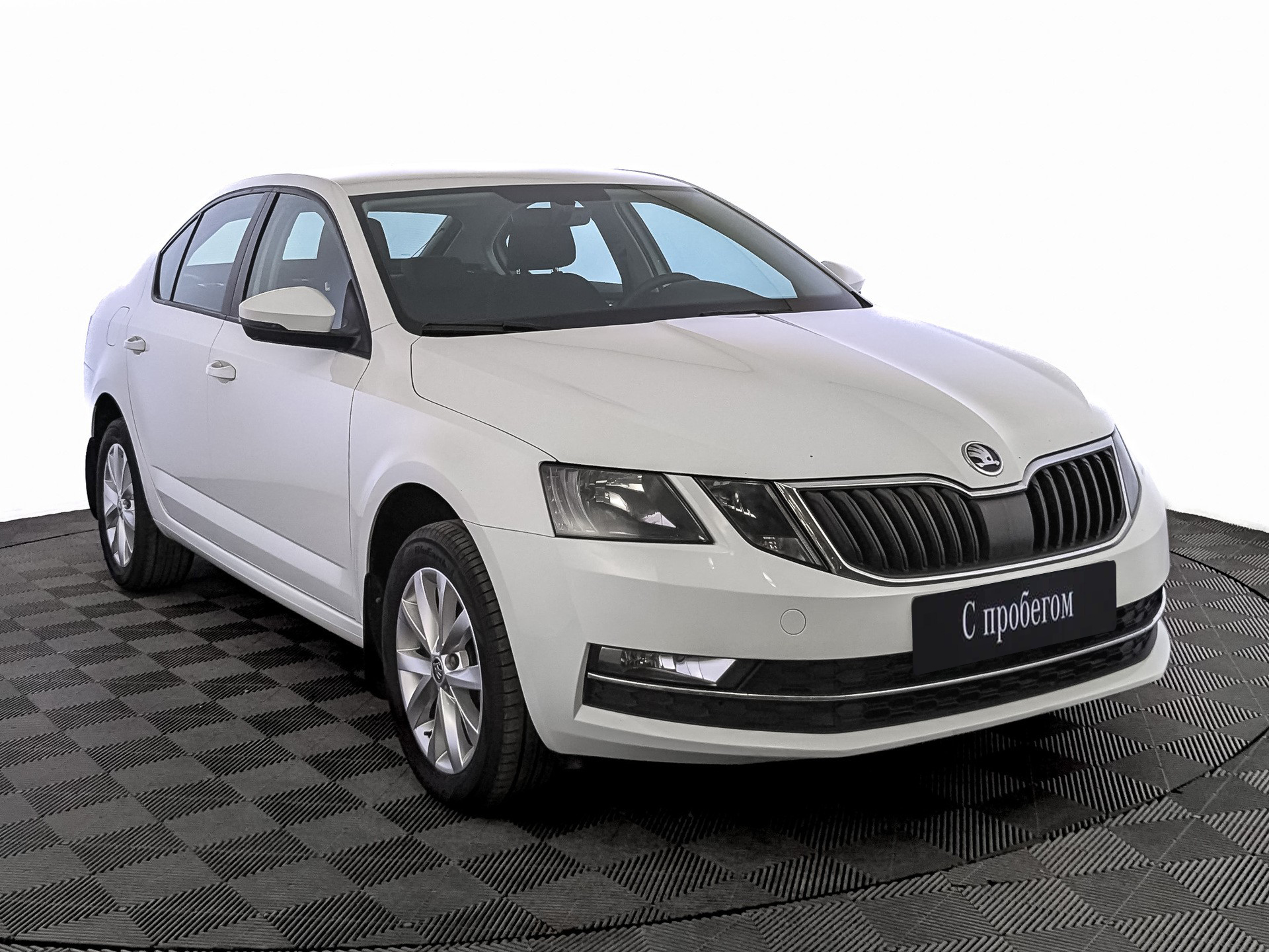 Skoda Octavia Белый, 2018, 95 864 км